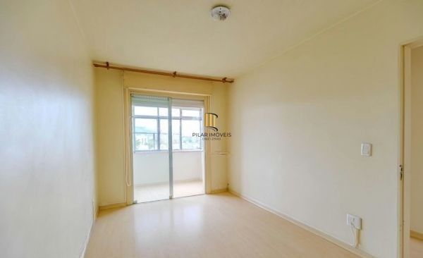 Apartamento na Medianeira de 2 dormitórios e vaga