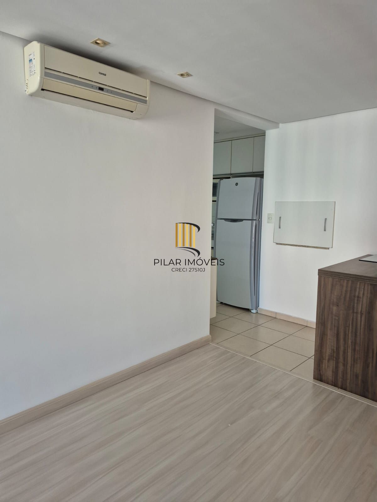 Apartamento no Centro de 2 dormitórios e 2 vagas DESOCUPADO