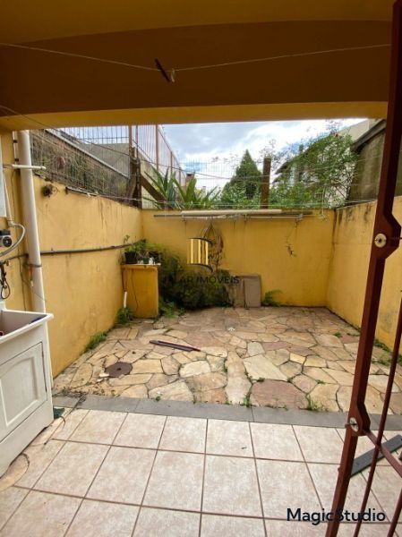 Casa com 3 quartos e 107m² à venda em Jardim Itu, Porto Alegre.