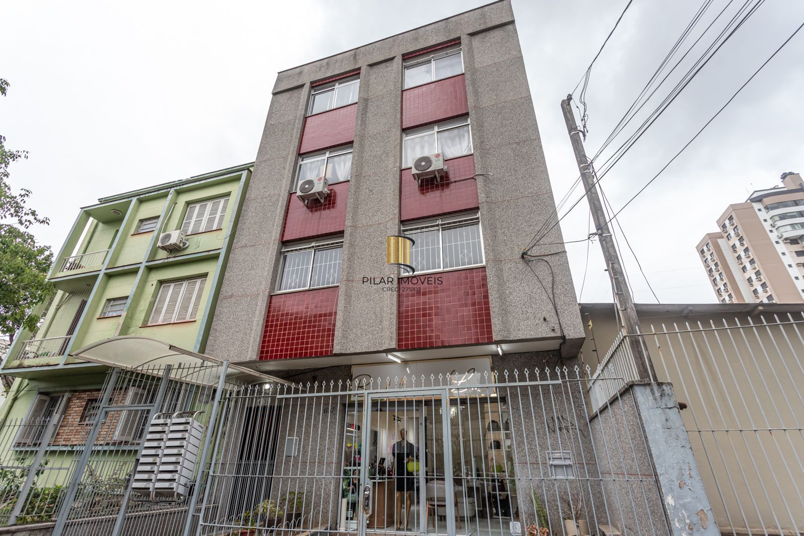 APTO DE 01 NO MENINO DEUS, DESOCUPADO