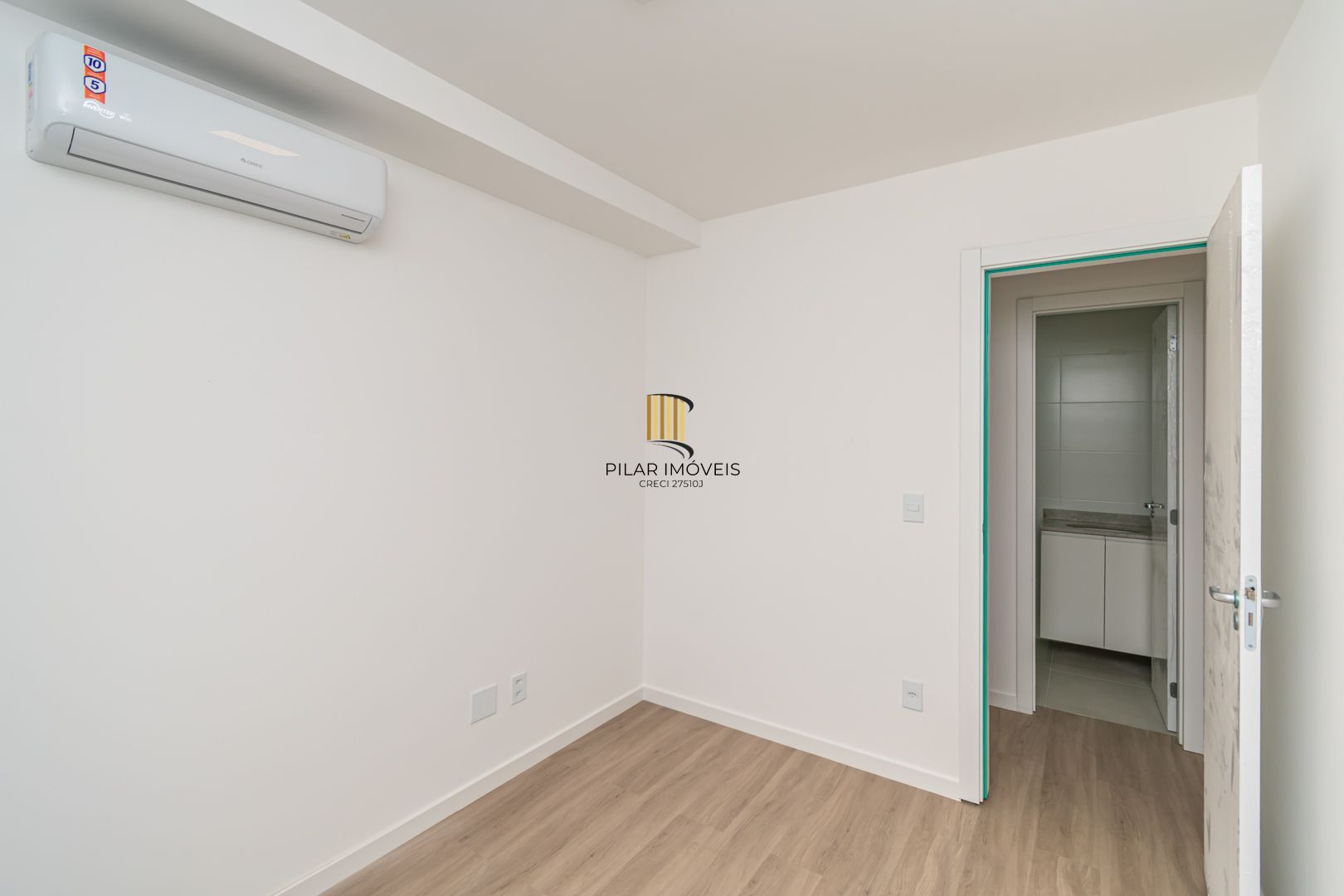 Apartamento de 2 dormitórios, vaga e infra no Passo D'areia