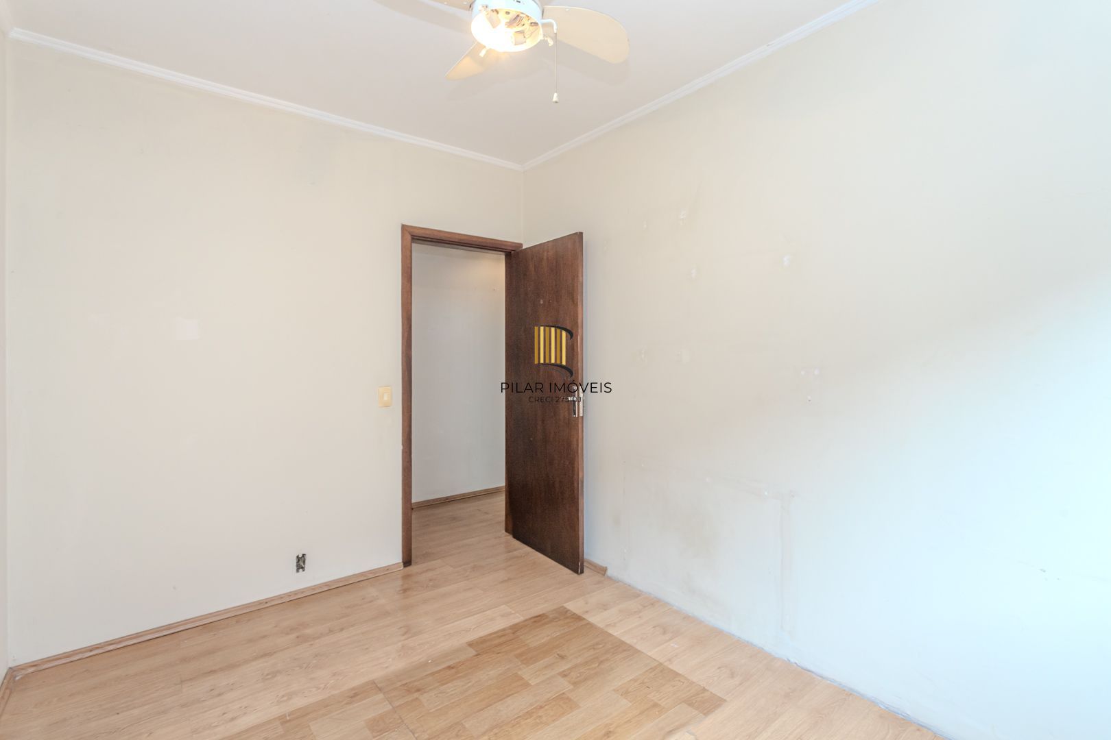 Apartamento no Centro de 2 dormitórios DESOCUPADO