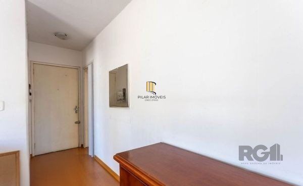 Apartamento no Passo D'areia de 1 dormitório e vaga