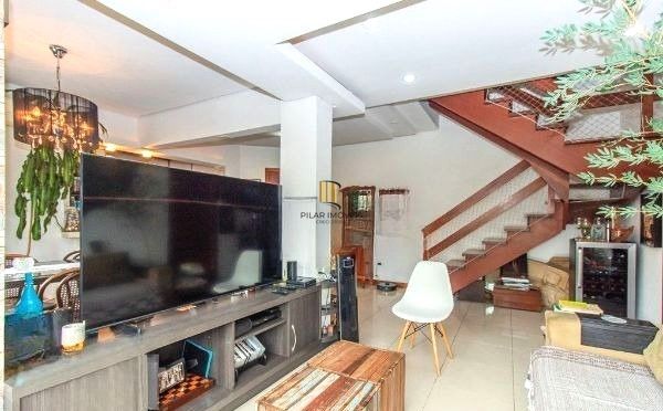 Cobertura duplex no bairro Auxiliadora de 2 dormitórios  2 vagas e terraço
