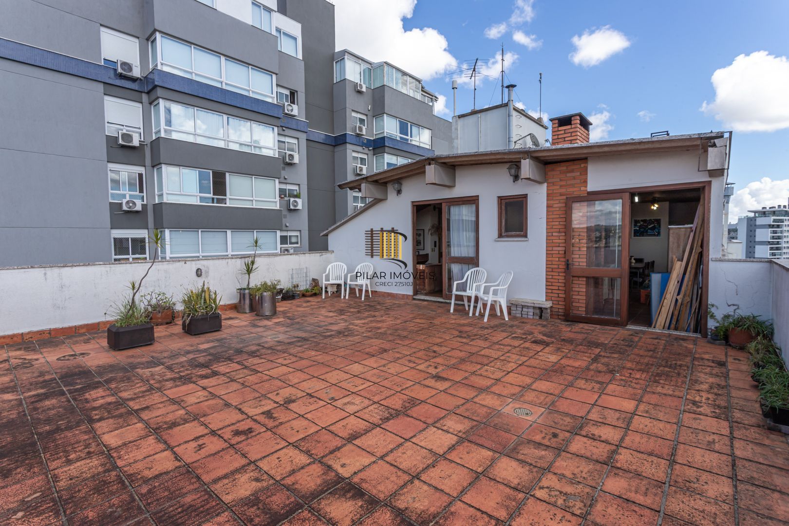 Cobertura no bairro Petrópolis de 3 dormitórios terraço e 2 vagas