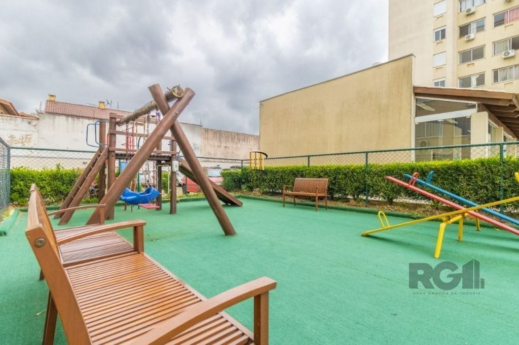 Apartamento no Sarandi de 2 dormitórios infra e vaga