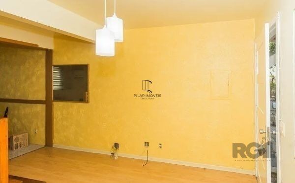 Casa condomínio no Humaitá de 3 dormitórios e vaga DESOCUPADA