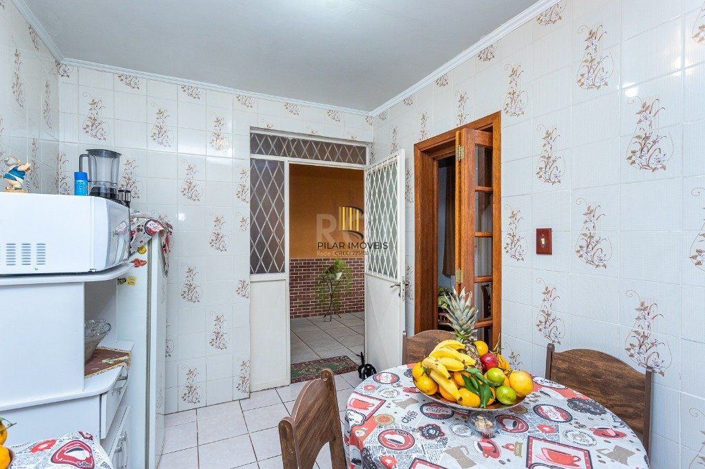 Casa Condominio para Venda - 325m², 3 dormitórios, 3 vagas - Teresópolis