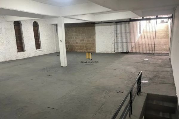 Prédio comercial no bairro Vila Jardim com 550m²