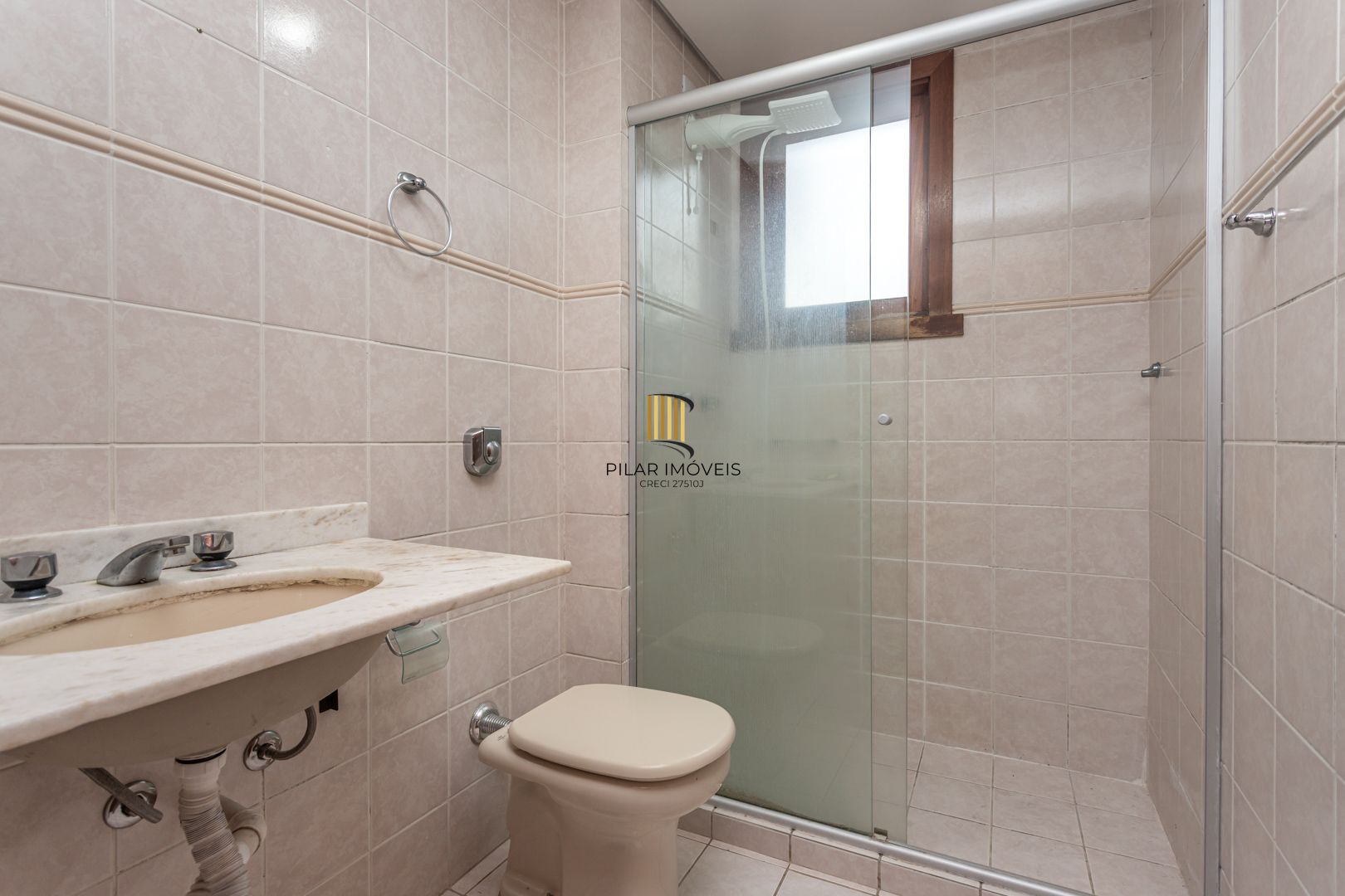 APTO DE 01 DORMITÓRIO , ELEVADOR, SACADA NA SALA E NO QUARTO, BAIRRO SANTANA