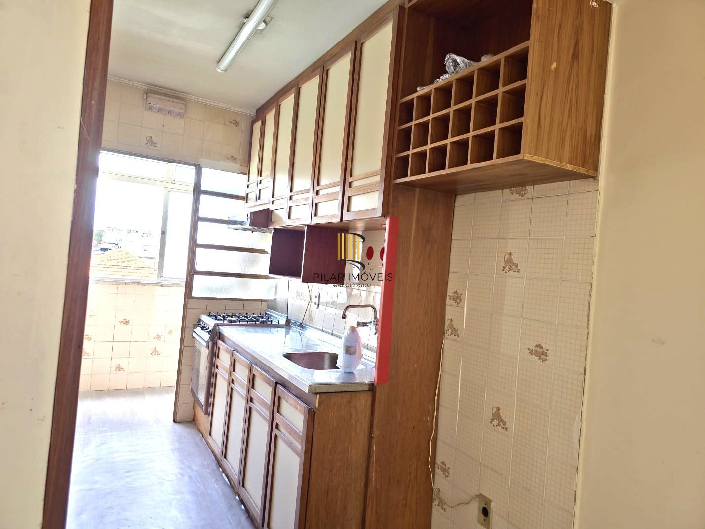 Apartamento no Passo D'areia de 1 dormitório e vaga DESOCUPADO