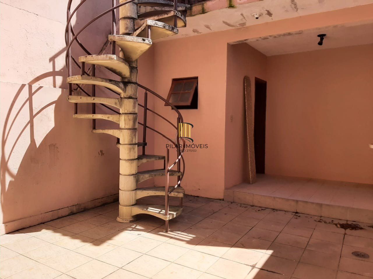 Casa 3 dormitórios no bairro Hípica