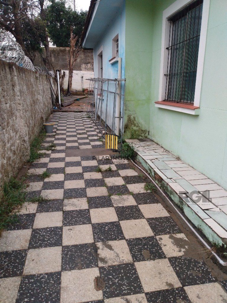 Casa 4 Dormitório(s) Bairro Santana