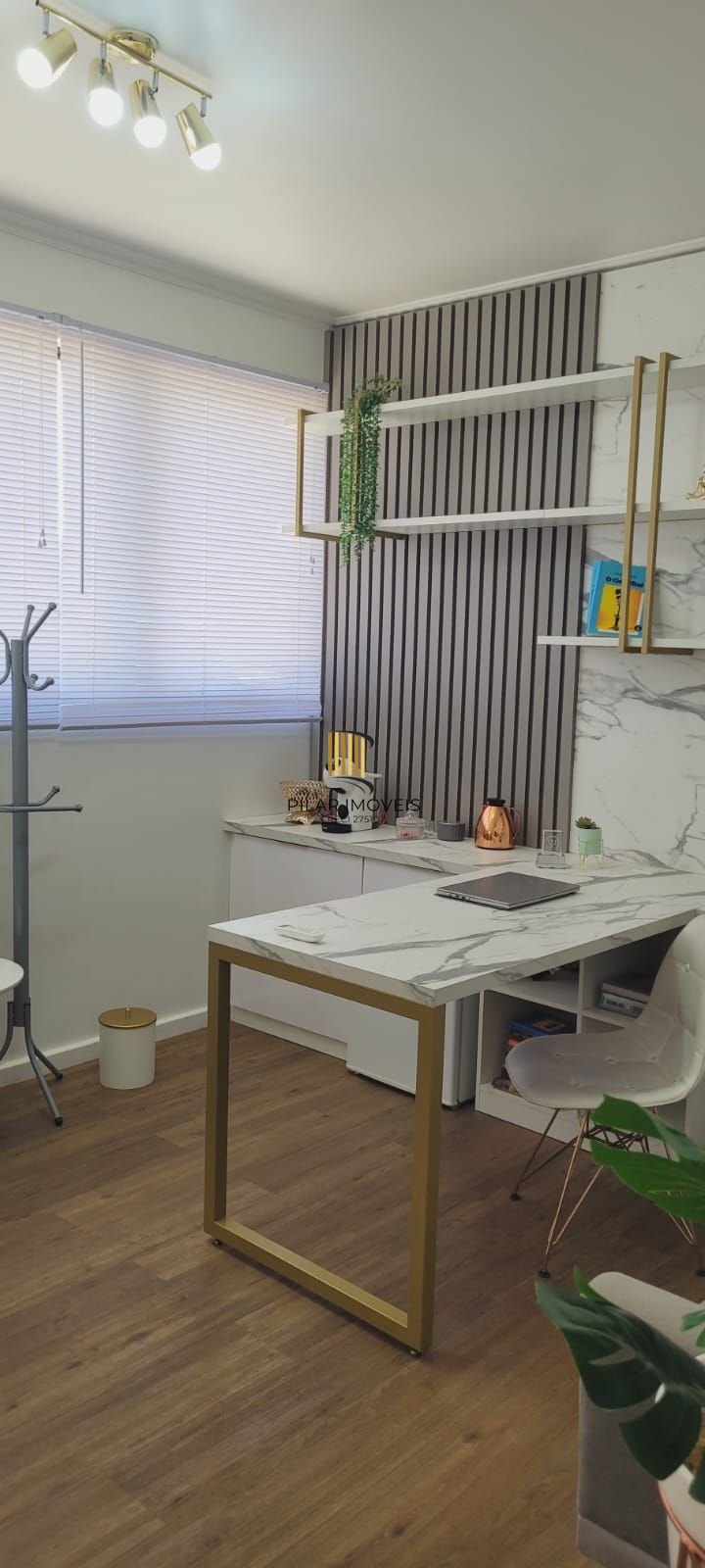 Sala Comercial 1 dormitório no bairro Cavalhada