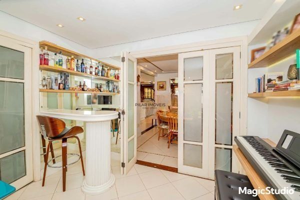 Casa em Condomínio 3 dorms, 2 vagas de garagem, 129m² privativos, à venda Avenida Eduardo Prado, Cavalhada - Porto Alegre