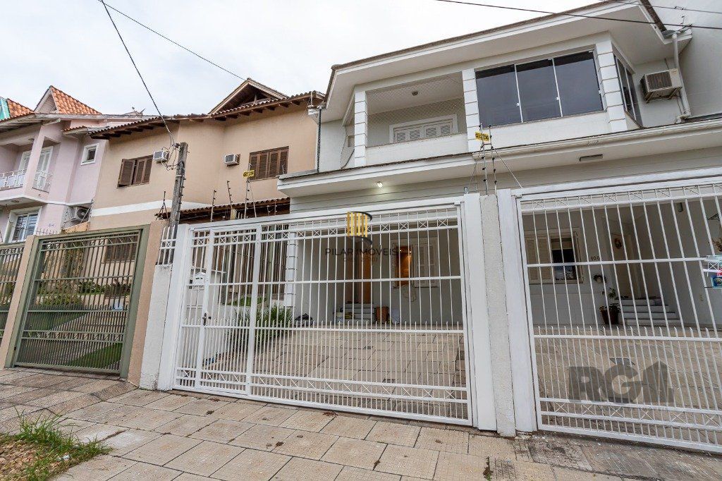 Casa sobrado no Sarandi Ecoville de 3 dormitórios e 3 vagas