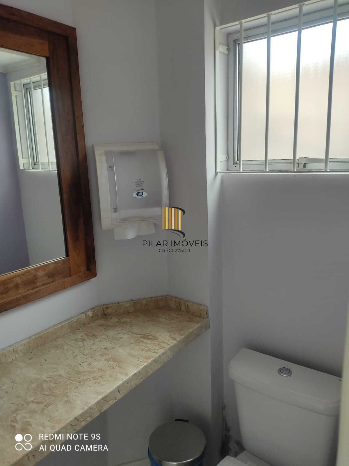 Sala Comercial 1 dormitório no bairro Floresta