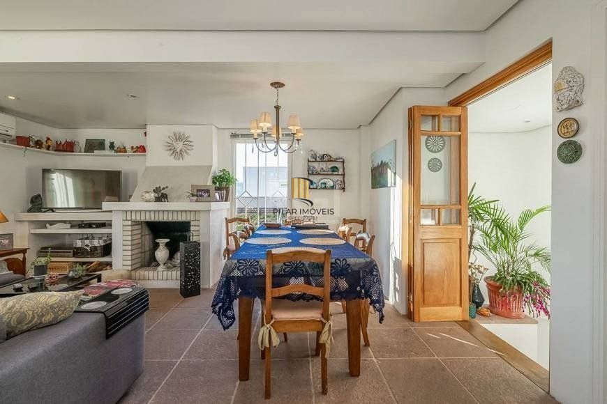 Cobertura no bairro Auxiliadora de 4 dormitórios e vaga