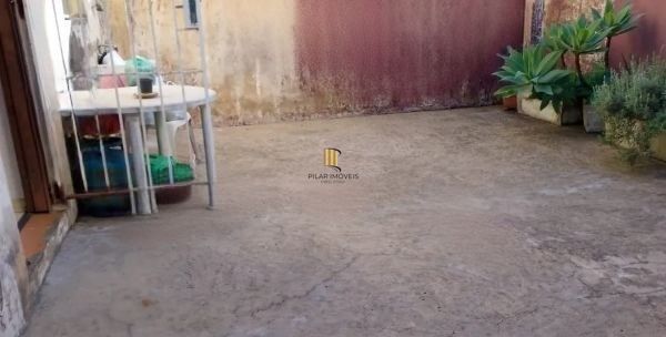 Apartamento térreo no bairro Petrópolis de 1 dormitório e pátio