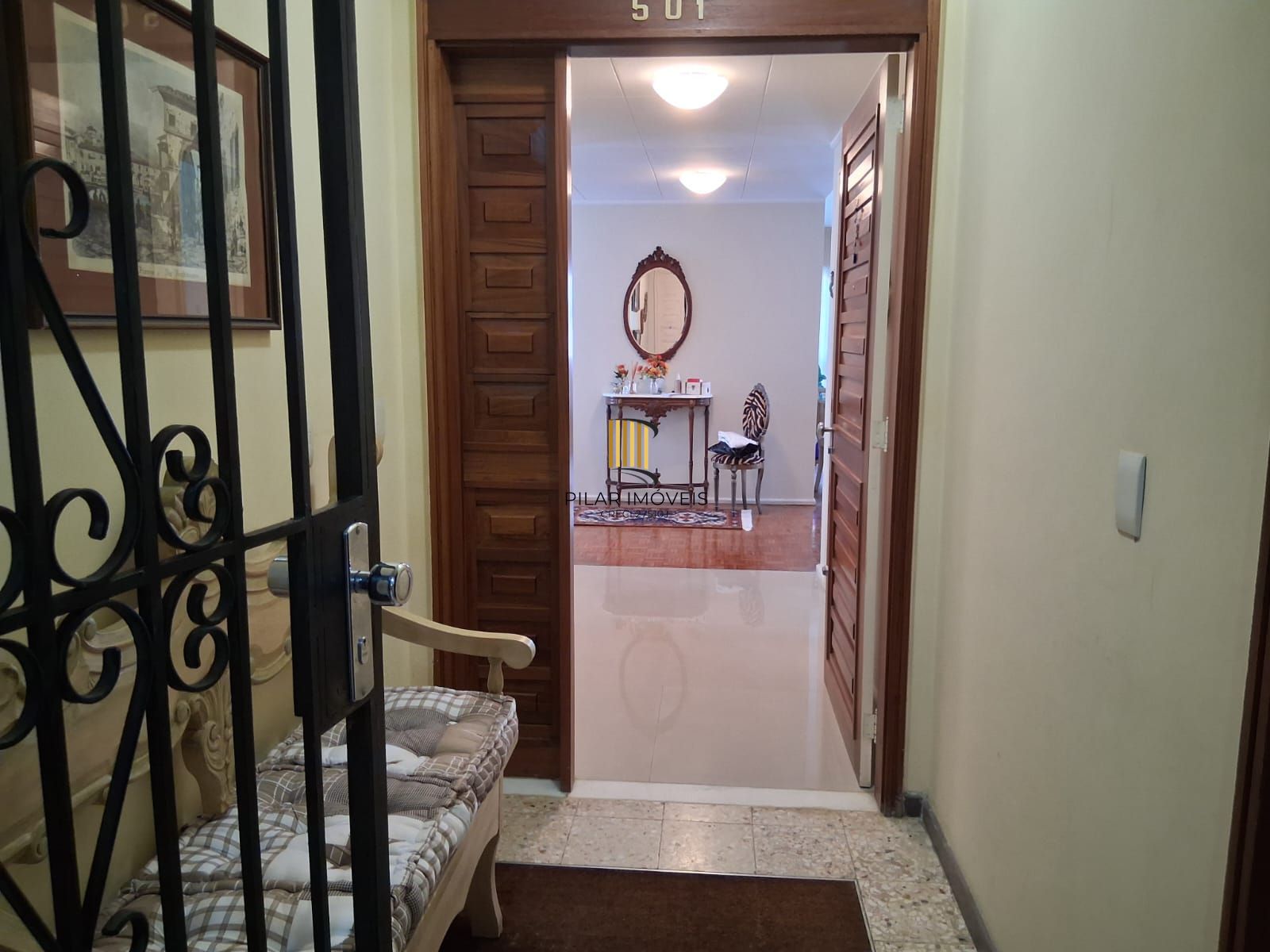 oportunidade, 217m² privativos, 2 vagas e depósito. Apenas R$ 880 mil