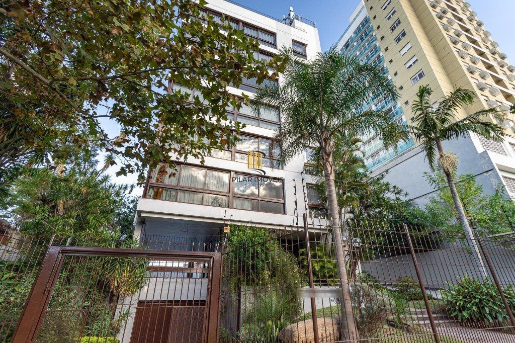 Apartamento no bairro Higienópolis com 190m² de 3 dormitórios e 2 vagas