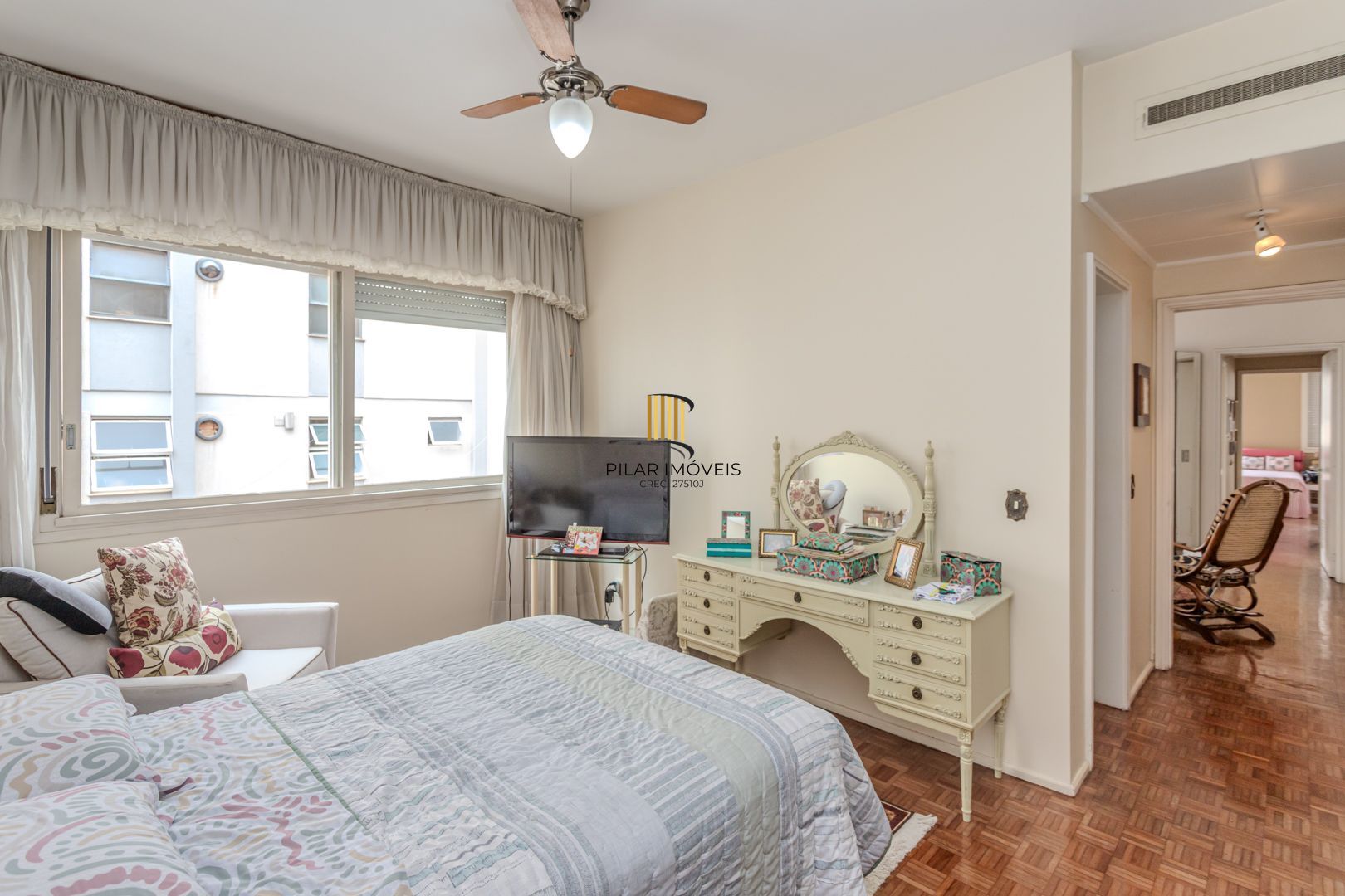 oportunidade, 217m² privativos, 2 vagas e depósito. Apenas R$ 880 mil