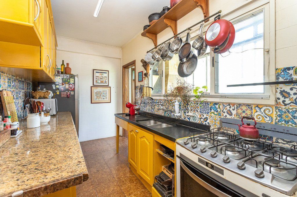 Apartamento no Rio Branco de 4 dormitórios e vaga