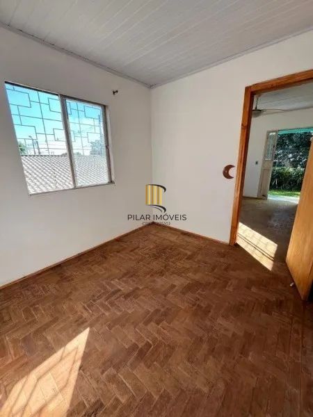 Casa 2 dormitórios no bairro Fião