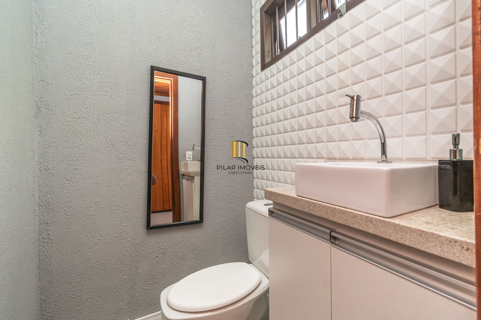 Casa 03 dormit (suíte e closet) e 4 vagas, na Vila Ipiranga, em Porto Alegre, RS