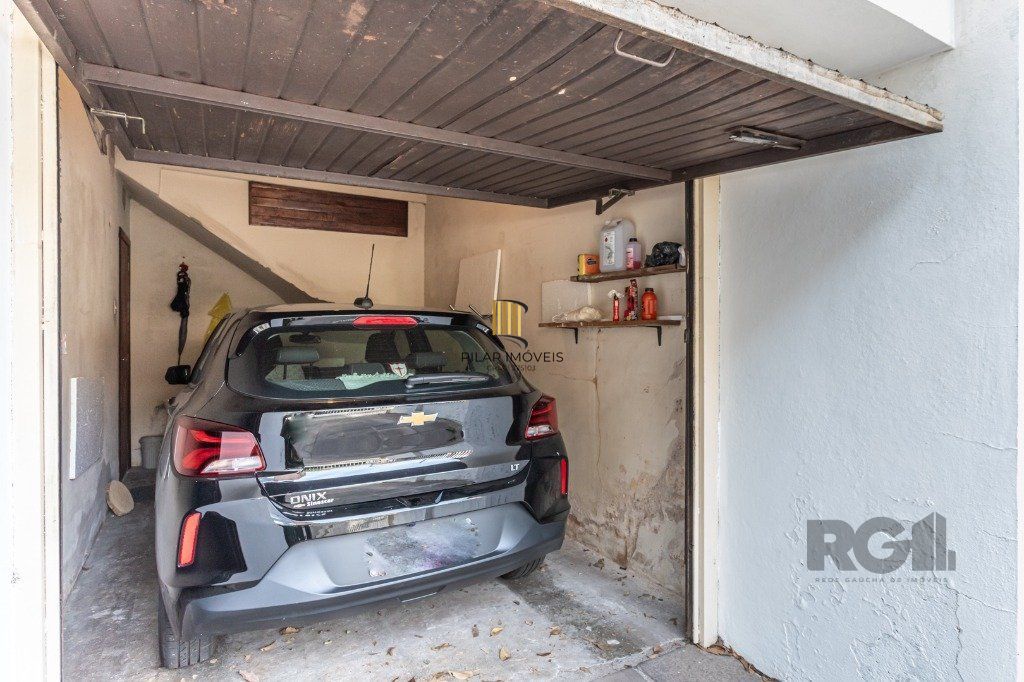 CASA COMERCIAL E RESIDENCIAL NO MIOLO DO BAIRRO SANTANA