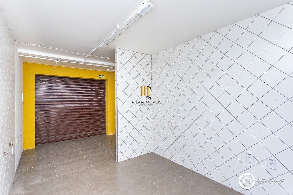 Casa para Venda - 330m², 4 dormitórios, sendo 3 suites, 2 vagas - Petrópolis