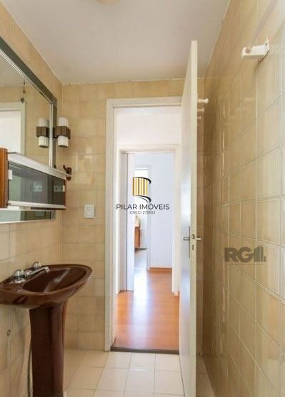 Apartamento no Passo D'areia de 1 dormitório e vaga