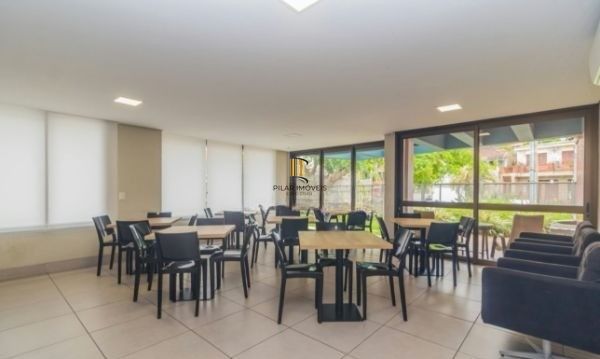 Apartamento de 2 dormitórios e 2 vagas DESOCUPADO