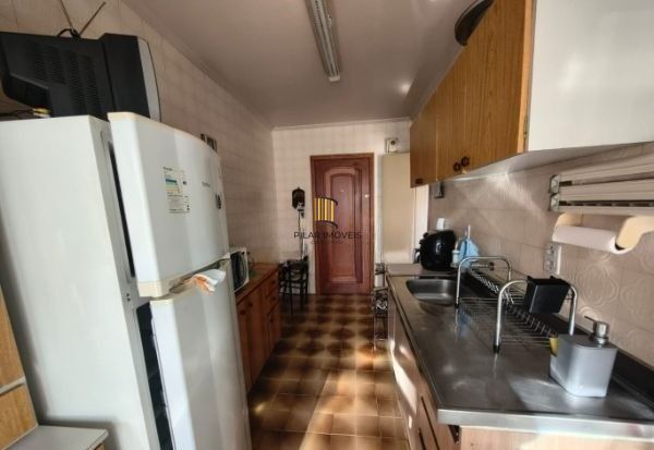 Apartamento de 2 dormitórios com dependência e vaga no bairro Santana