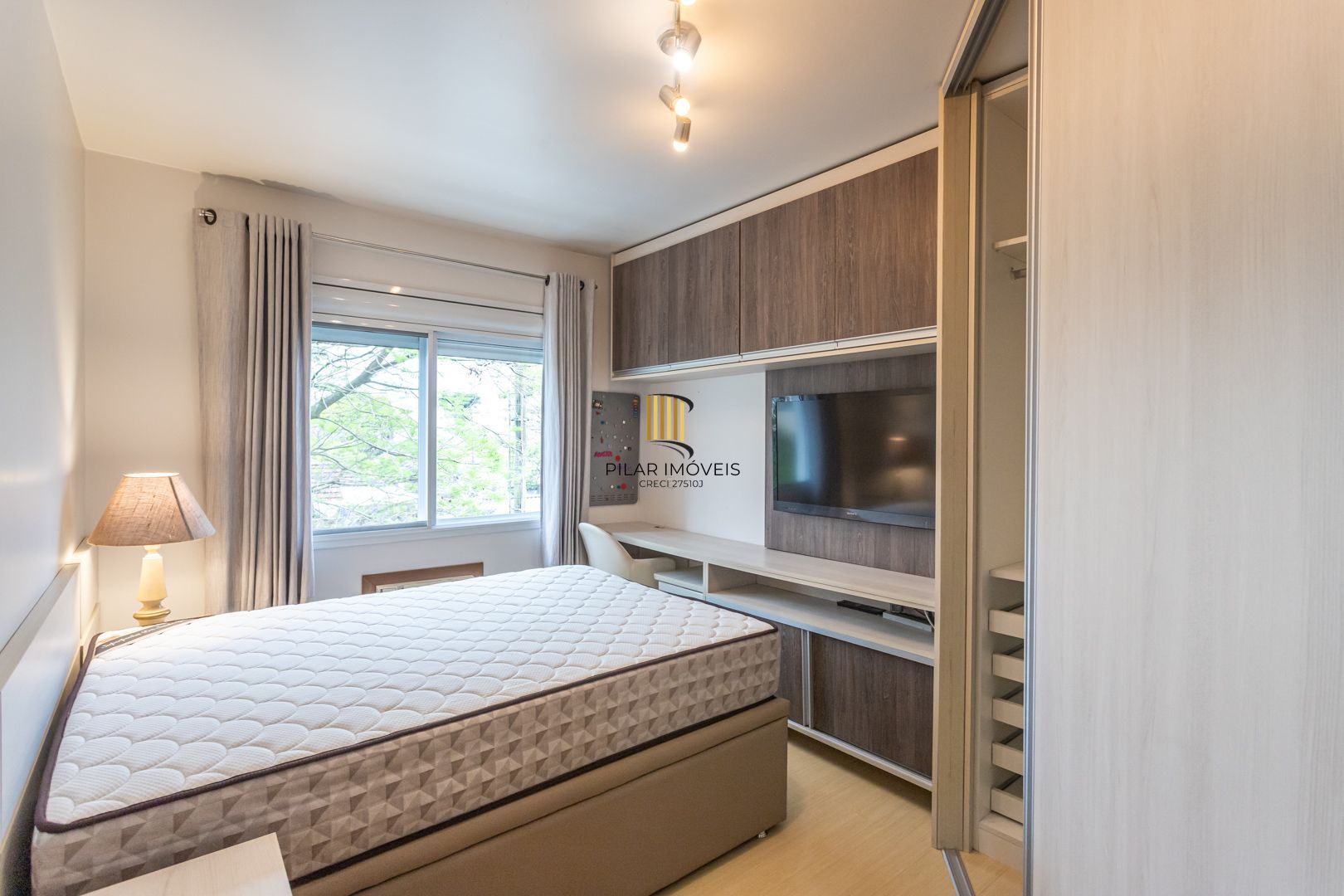 Apartamento 2 dormitórios no bairro Moinhos de Vento