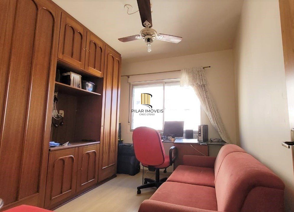 Apartamento no Petrópolis de 2 dormitórios e vaga