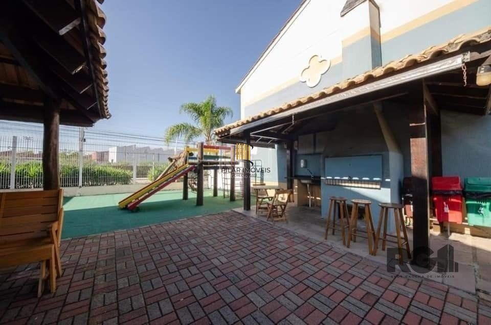 Casa em Condomínio no Humaitá de 2 dormitórios vaga e infra