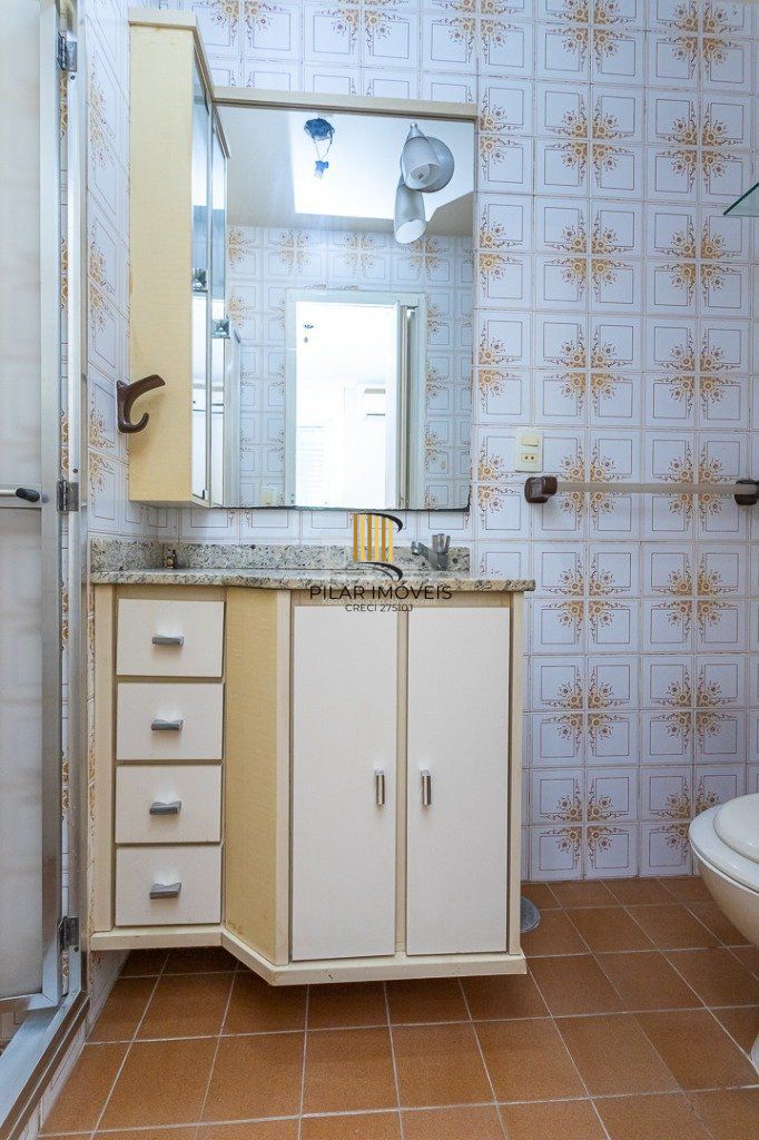 Apartamento no bairro Petrópolis de 1 dormitório desocupado