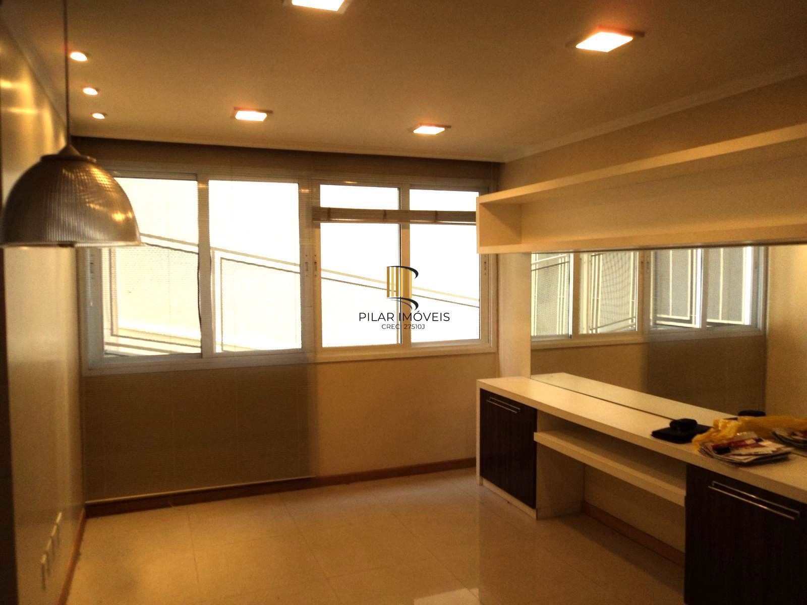 Apartamento no Bom Fim de 2 dormitórios e vaga