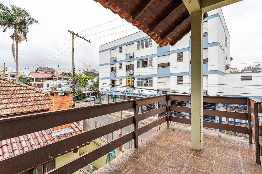 Casa sobrado no Jardim Botânico de 5 dormitórios e 2 vagas