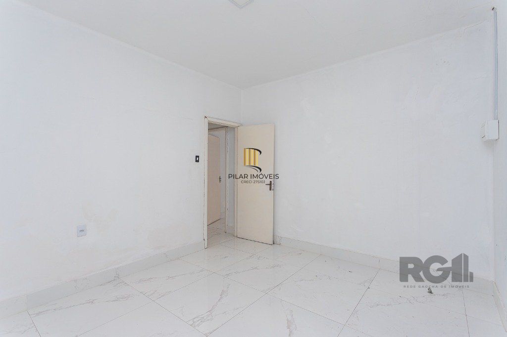 Casa Espaçosa de 3 Dormitórios à Venda no Bairro Moinhos De Vento!