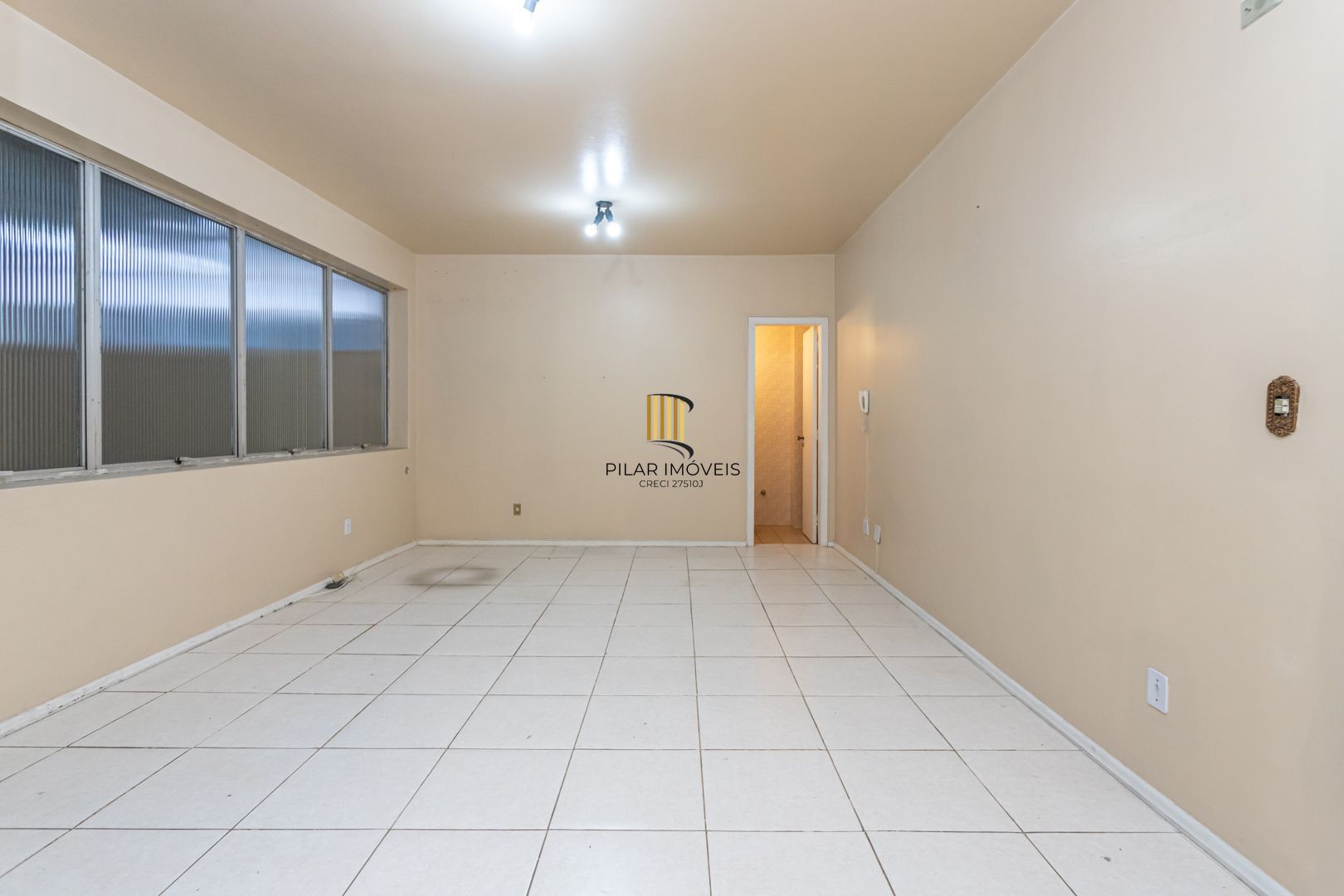 Sala Comercial com terraço
