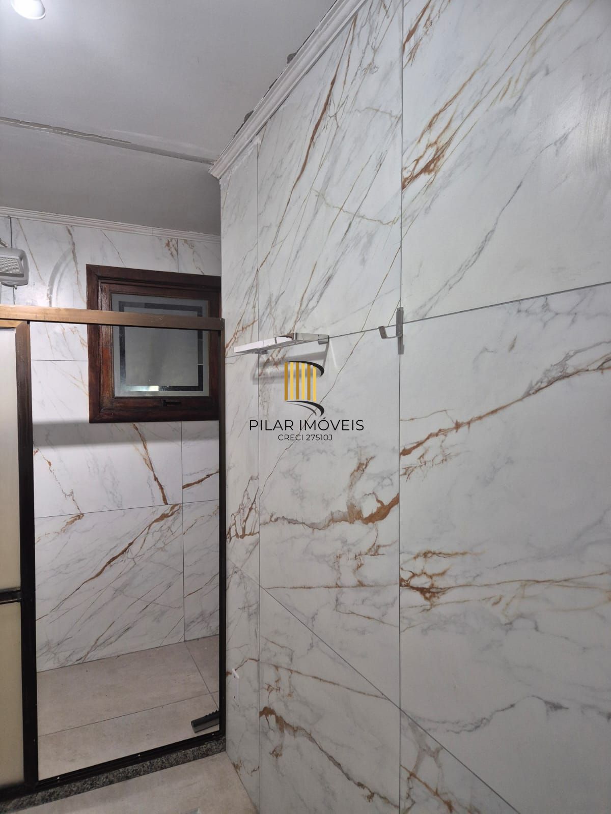 Casa no Jardim Itu com 5 dormitórios e 2 vagas e piscina