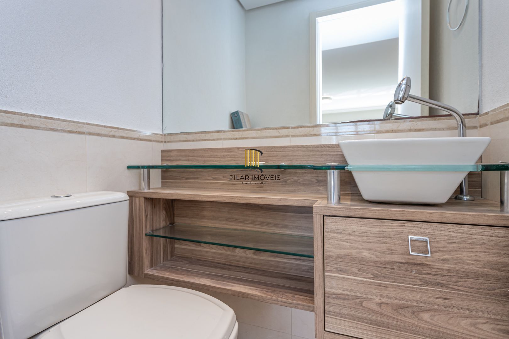 Apartamento no bairro Mont Serrat de 2 suítes e 2 vagas DESOCUPADO