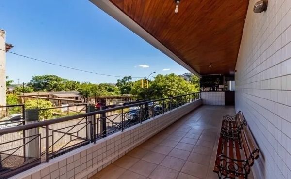 Apartamento na Cavalhada de 2 dormitórios e vaga