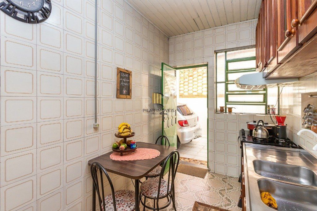Casa para Venda - 143.32m², 3 dormitórios, sendo 1 suites, 5 vagas - Parque Santa Fé