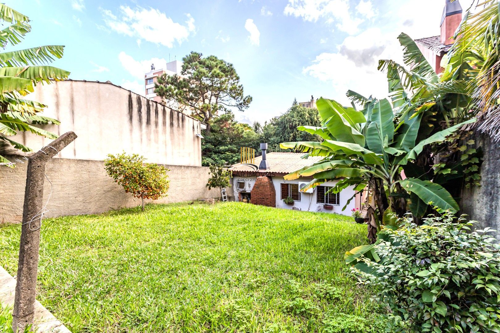 Casa no Jardim Botânico de 2 dormitórios 1 vaga e amplo terreno
