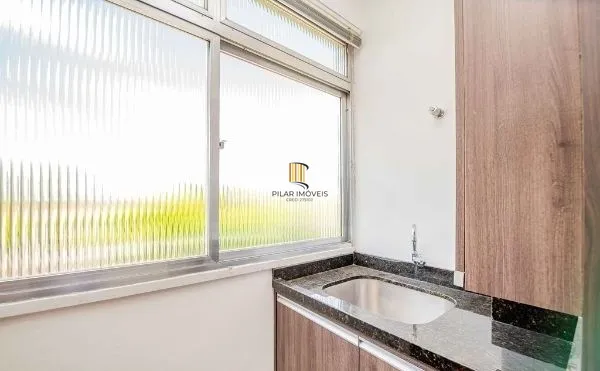 Apartamento no Passo D'areia de 1 dormitório e 2 vagas DESOCUPADO