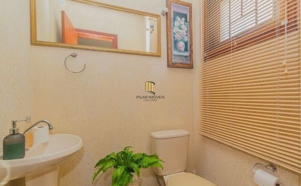 Casa em Condomínio bairro Tristeza de 3 dormitórios e 3 vagas