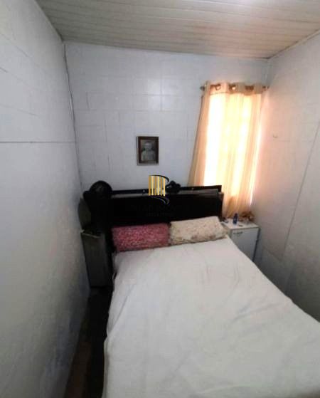 Casa no bairro Partenon de 3 dormitórios e vaga